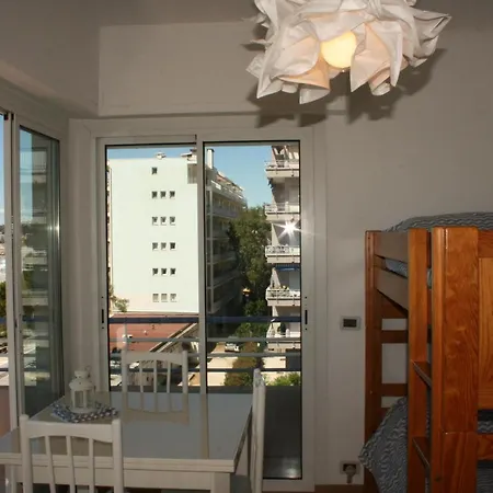 Le Mona Lisa Apartment *